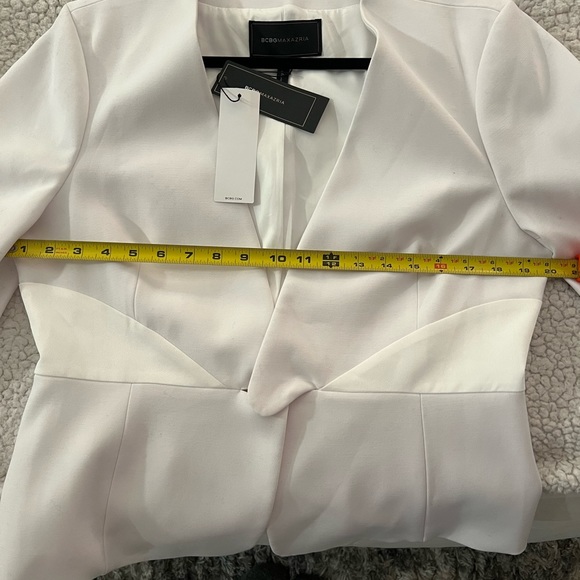 BCBG WHITE BLAZER - Picture 5 of 5